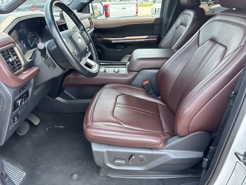 Used 2024 Ford Expedition Limited AWD/4WD image 10