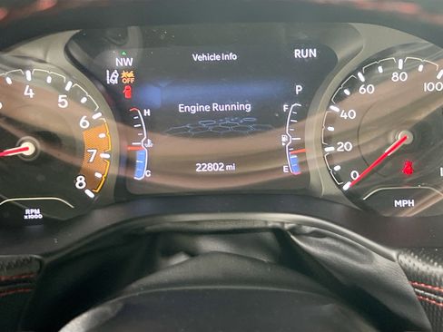 Used 2022 Jeep Compass Trailhawk w/ Trailhawk Convenience Group AWD/4WD image 12
