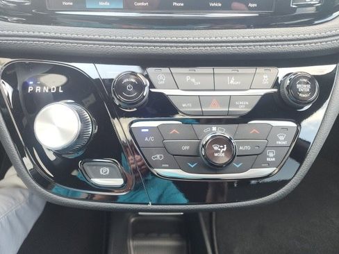 New 2026 Chrysler Pacifica Select image 6