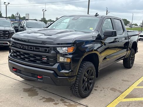 New 2026 Chevrolet Silverado 1500 Custom Trail Boss w/ LPO, Dark Essentials Package AWD/4WD image 9