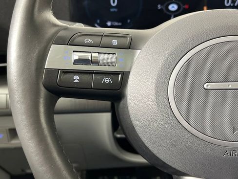 Used 2024 Hyundai Kona Limited FWD image 8