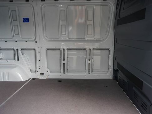 Used 2026 Mercedes-Benz Sprinter 2500 image 17