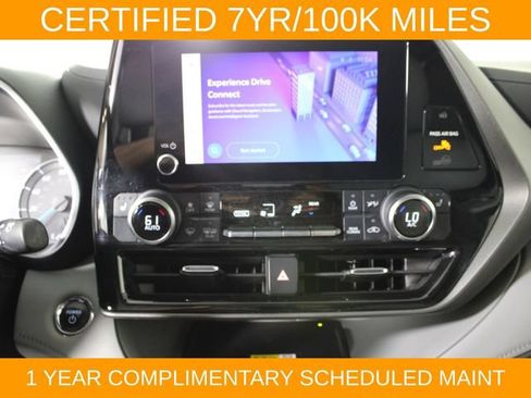 Used 2023 Toyota Highlander XLE FWD image 23
