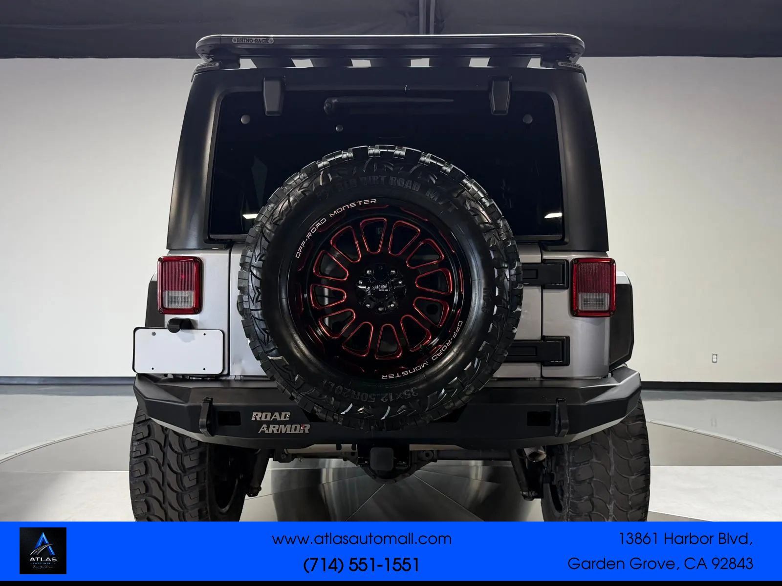 Used 2018 Jeep Wrangler Unlimited Sahara AWD/4WD image 5