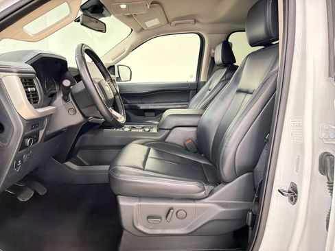 Certified 2024 Ford Expedition XLT AWD/4WD image 5