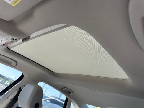 Used 2024 Volkswagen Jetta SE w/ Panoramic Sunroof Package FWD image 16
