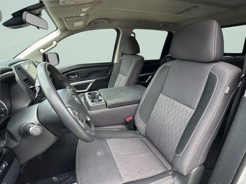 Used 2023 Nissan Titan SV AWD/4WD image 11