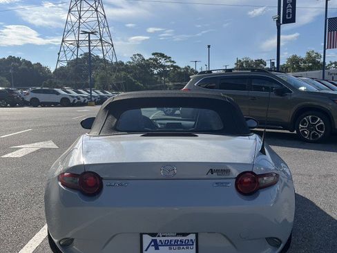 Used 2017 MAZDA MX-5 Miata Sport image 4