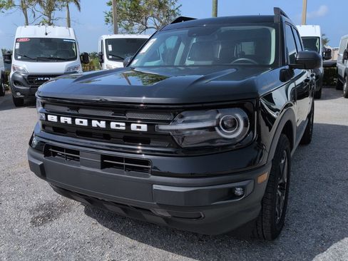 Used 2023 Ford Bronco Sport Outer Banks w/ Tech Package AWD/4WD image 9