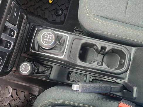 Used 2025 Jeep Wrangler Sport image 24