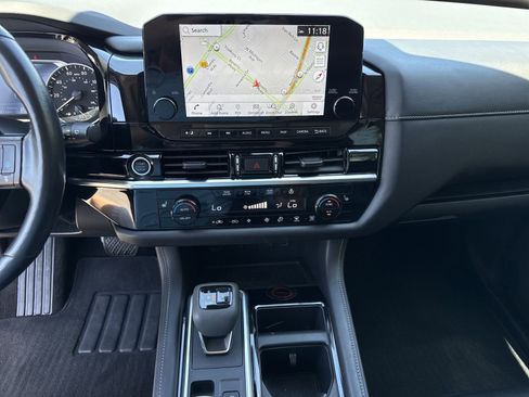 Used 2023 Nissan Pathfinder SL w/ SL Premium Package FWD image 32