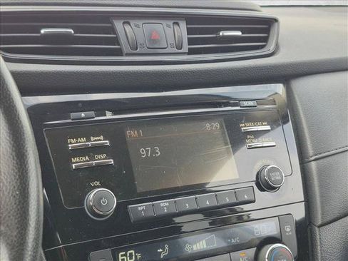 Used 2017 Nissan Rogue SV FWD image 12