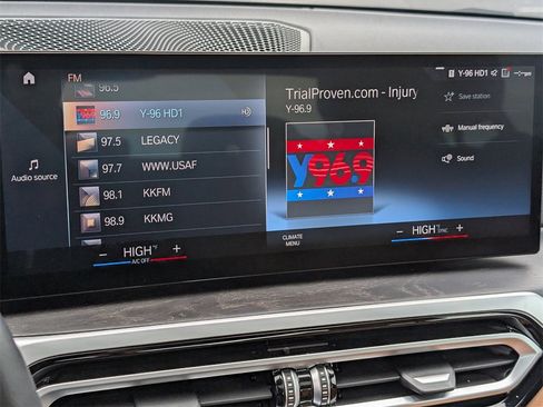 Used 2024 BMW 330i xDrive Sedan w/ Premium Package image 27