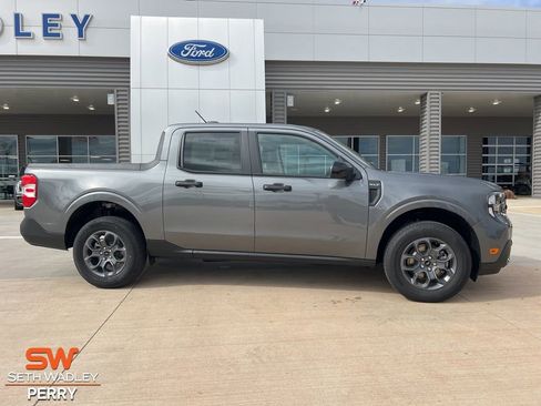 New 2025 Ford Maverick XLT w/ XLT Luxury Package image 3
