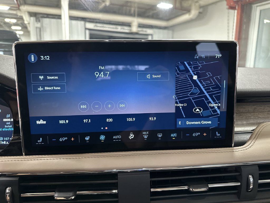 Certified 2024 Lincoln Corsair Grand Touring w/ Equipment Group 301A AWD/4WD image 12