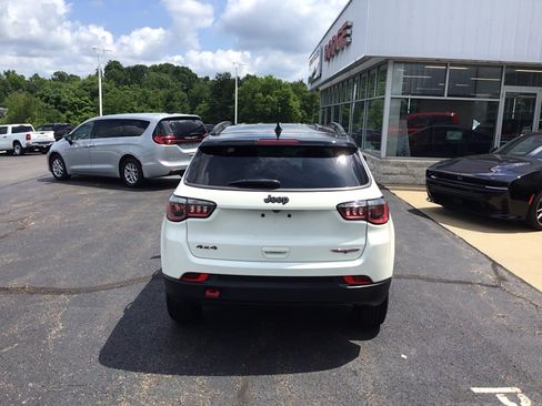 Used 2017 Jeep Compass Trailhawk w/ Popular Equipment Group AWD/4WD image 4