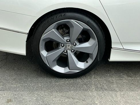 Used 2018 Honda Accord Touring image 22