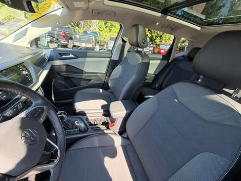 Used 2022 Volkswagen Taos SE AWD/4WD image 12