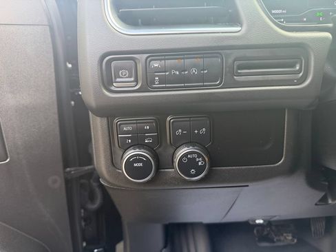 Used 2023 Chevrolet Suburban RST AWD/4WD image 15