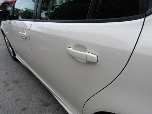 Used 2008 Saab 9-3 2.0T w/ Moonroof Package FWD image 7