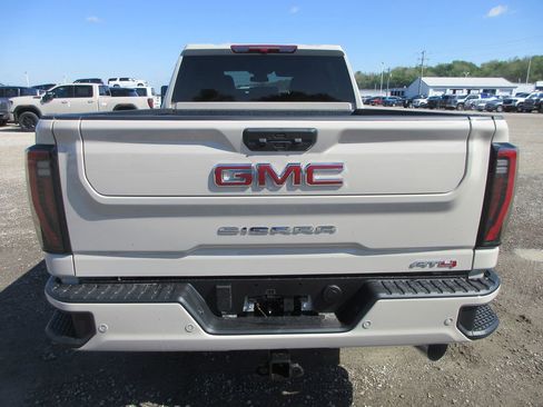 New 2026 GMC Sierra 2500 AT4 image 5