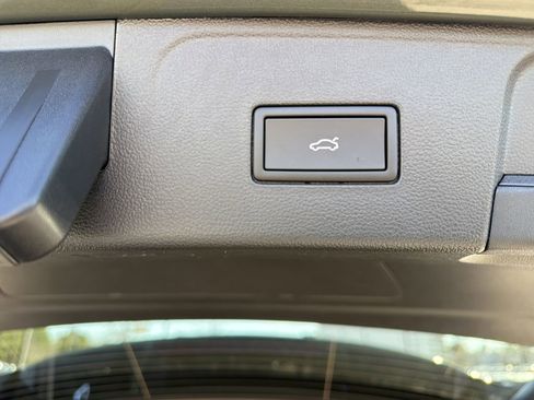 New 2026 Volkswagen Atlas Peak Edition image 16