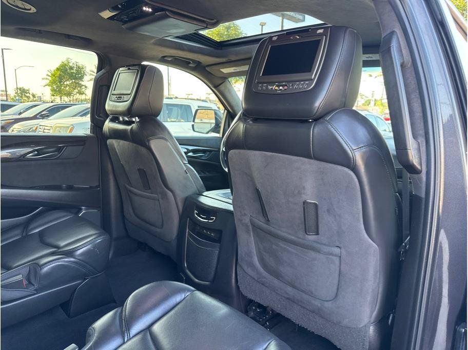 Used 2017 Cadillac Escalade Platinum AWD/4WD image 27