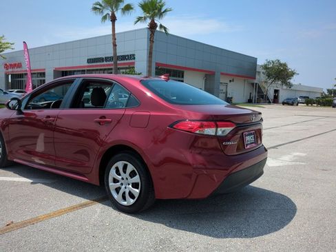 Used 2024 Toyota Corolla LE FWD image 8