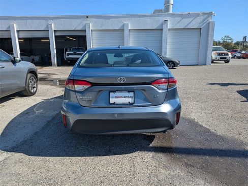 Used 2024 Toyota Corolla LE image 4