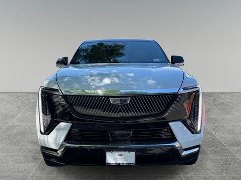 Used 2025 Cadillac Escalade IQ Luxury 2 AWD/4WD image 5