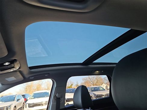 Certified 2025 Kia Sorento EX w/ Panoramic Sunroof Package image 15