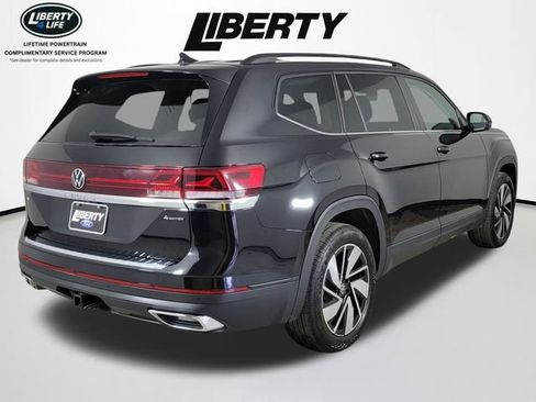 Used 2024 Volkswagen Atlas SE AWD/4WD image 3