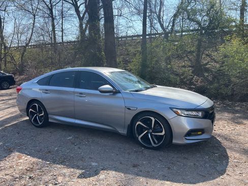 Used 2018 Honda Accord Sport image 32