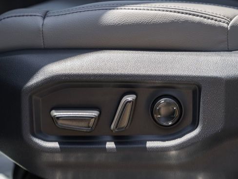 New 2026 Toyota Tundra Limited AWD/4WD image 38