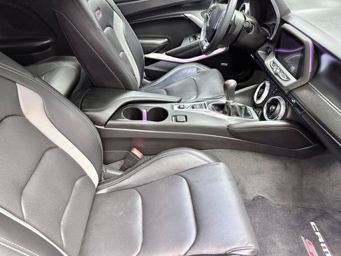 Used 2016 Chevrolet Camaro SS RWD image 12