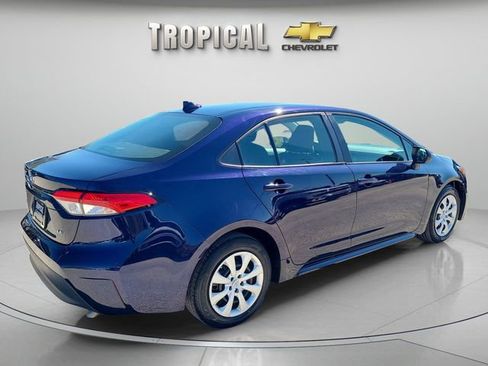 Used 2023 Toyota Corolla LE FWD image 5