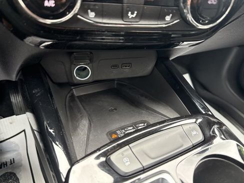 Used 2024 Chevrolet Trax RS w/ Sunroof Package image 33