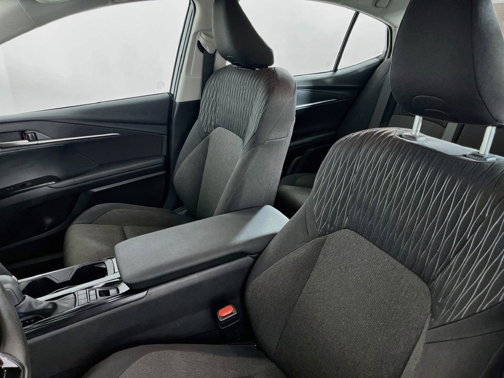 Used 2025 Toyota Camry LE w/ Convenience Package FWD image 23