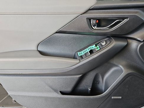 Used 2025 Subaru Crosstrek 2.5i Limited w/ Crosstrek Mirror Package image 32