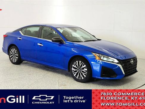 Used 2025 Nissan Altima 2.5 SV FWD image 1