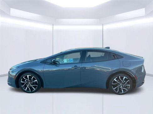 Used 2023 Toyota Prius Prime FWD image 2