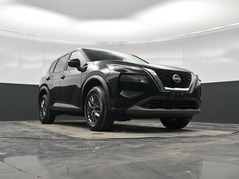 Used 2023 Nissan Rogue S image 30