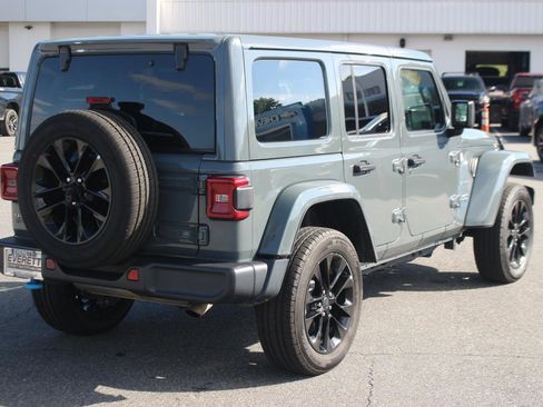 Used 2024 Jeep Wrangler Unlimited Sahara AWD/4WD image 7