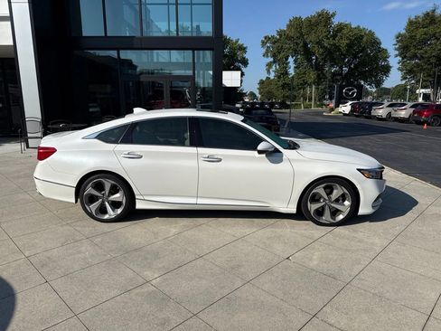Used 2018 Honda Accord Touring image 5