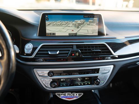 Used 2020 BMW 750i xDrive w/ Executive Package image 32