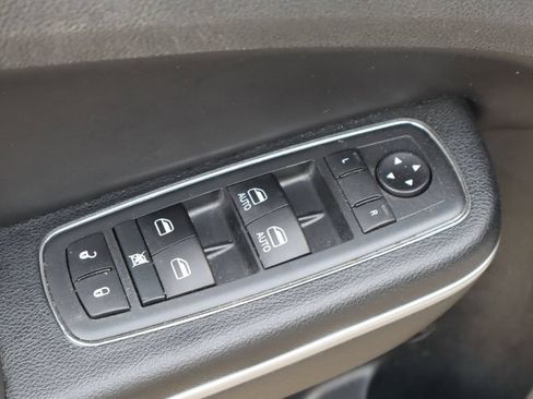 Used 2020 Chrysler 300 Touring w/ Sport Appearance Package RWD image 19