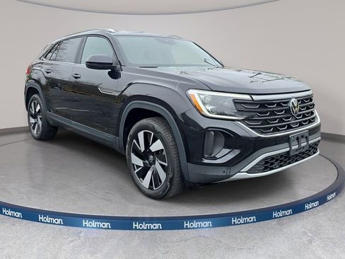 Used 2025 Volkswagen Atlas Cross Sport SE image 4
