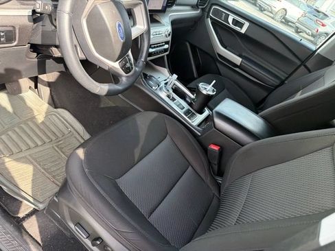 Used 2023 Ford Explorer XLT RWD image 12