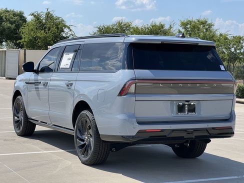 New 2025 Lincoln Navigator L Reserve w/ Jet Appearance Package image 7