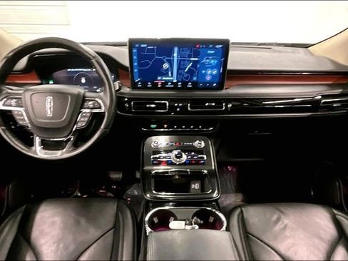 Used 2021 Lincoln Nautilus Reserve image 16